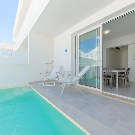 Ξενοδοχείο με διαμερίσματα Diva Luxury 3*